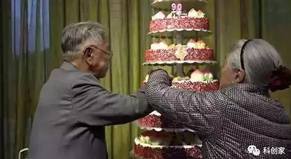 1765872764785163.png 8ea5e2dbfbbebb75e7c86224c937179d.png